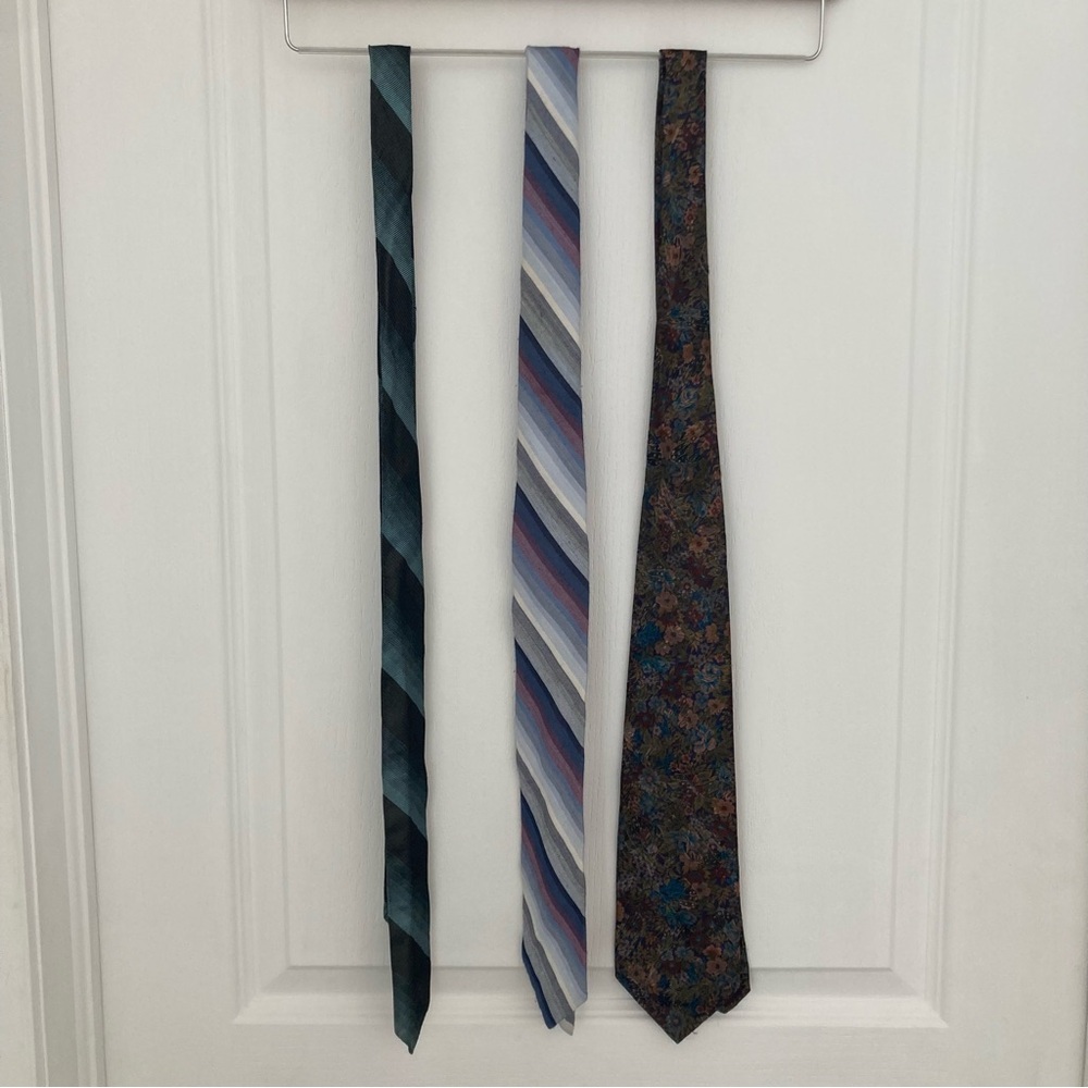 Multiple Men's Ties Set of 3 in Blue, Gray, and Floral Style Look Vintage Retro